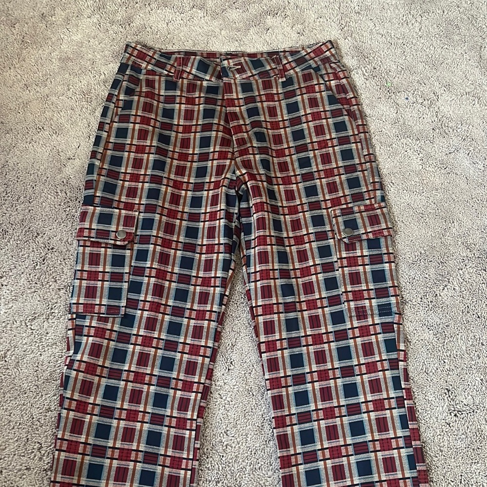 Color: blue burgundy plaid. Material: stretchy jegging like, scrunched bottom -